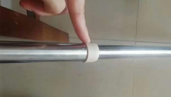 小面积金属与塑料粘接，使用ddkebao瞬间胶强度高不发白