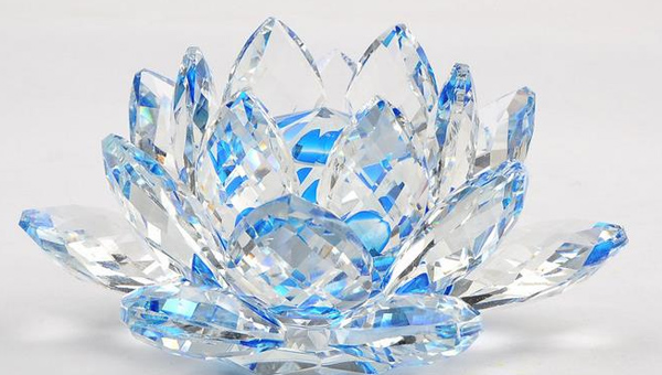 水晶的透光感粘接时使用什么胶水能够完整体现？粘水晶无影胶应用解决方案