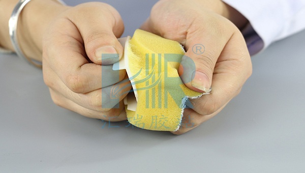 pp塑料和海绵粘接用什么胶水？