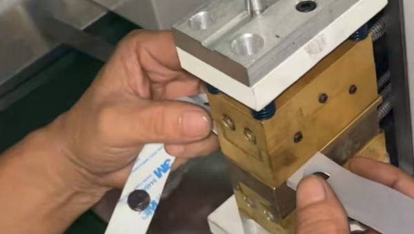 储能密封圈发泡硅胶粘接用HR-318硅胶胶水粘接无痕接口不发硬